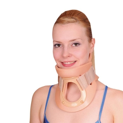 ТРИОПОРНА ЯКА С ОТВОР ТИП ФИЛАДЕЛФИЯ 210 / VARITEKS PHILADELPHIA TRACHEOSTOMY COLLAR 210