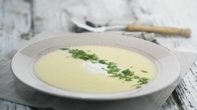 Вкусна крем супа с праз и картофи