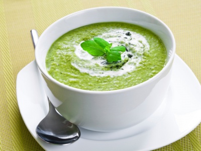 Вкусна и богата на желязо спаначена супа