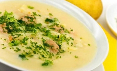 Млечна пилешка супа