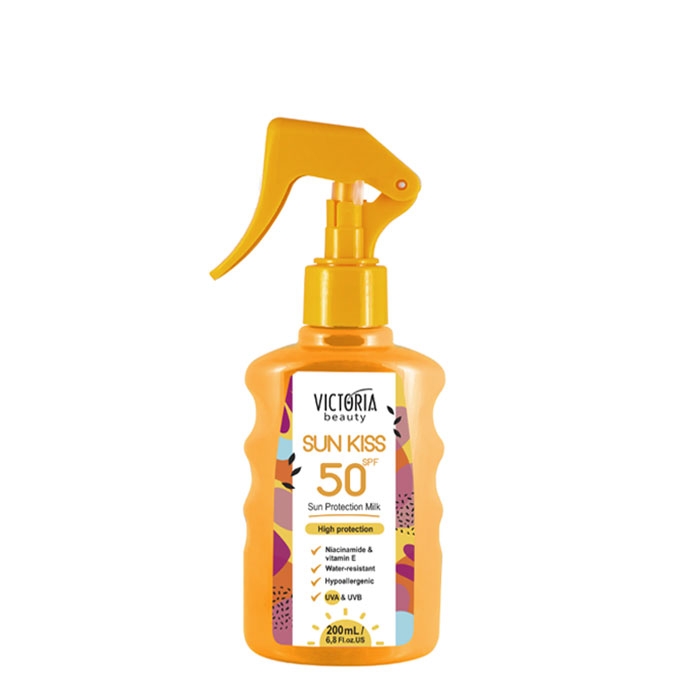 СЛЪНЦЕЗАЩИТНО МЛЯКО СПРЕЙ ЗА ТЯЛО SUN KISS SPF 50 200 мл. / VICTORIA BEAUTY SUN KISS SUN PROTECTION BODY MILK SPF 50