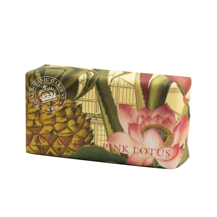 САПУН ИНГЛИШ СОУП КАМПЪНИ С АНАНАС И ЛОТОС 240 гр. / ENGLISH SOAP COMPANY PINEAPPLE &amp; PINK LOTUS KEW GARDENS BOTANICAL SOAP