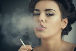 Защо жените по-трудно отказват цигарите?
